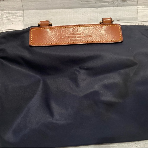 Dooney and Bourke handbag - Picture 2 of 16